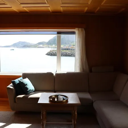 Gammelbutikken Guesthouse * Pettvik