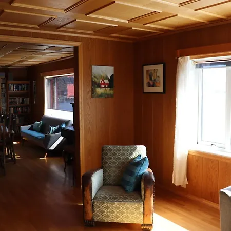 Gammelbutikken Guesthouse Pettvik